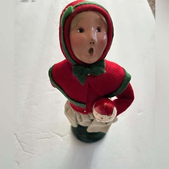 Byer’s Choice Ltd. Vintage Caroler girl with toy - Picture 5 of 6